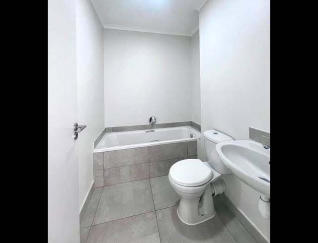 2 BEDROOM APARTMENT FOR SALE IN HAYFIELDS